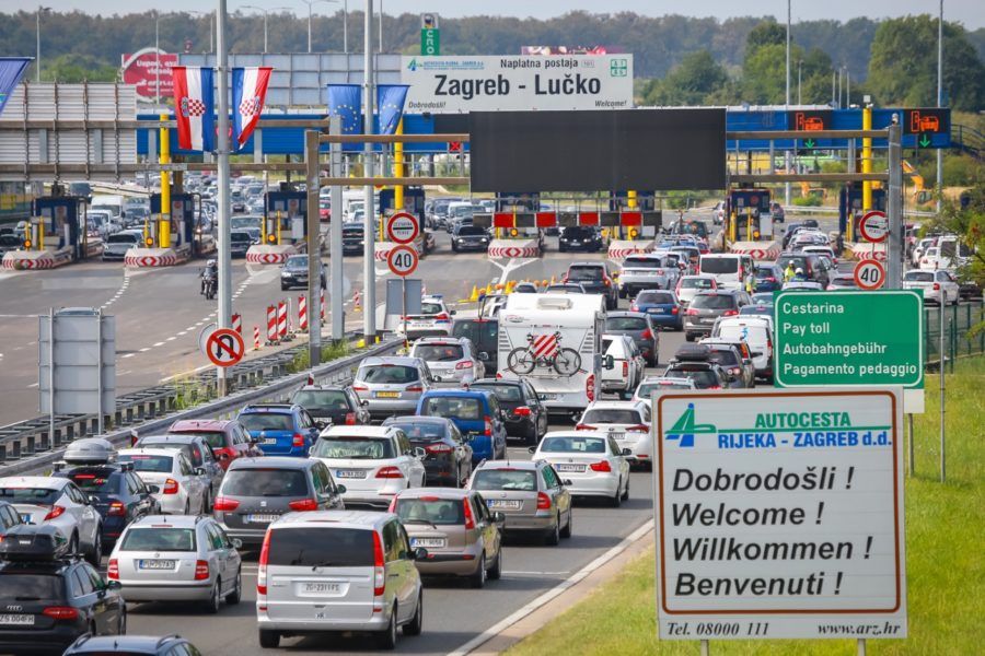 drive croatia traffic jam